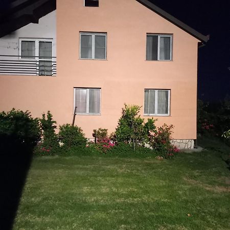 Хостел Traveler'S Rest - Near Podgorica Airport Mitrovici  Экстерьер фото