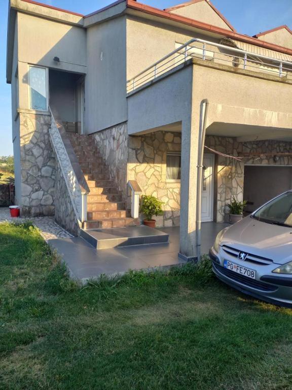 Хостел Traveler'S Rest - Near Podgorica Airport Mitrovici  Экстерьер фото