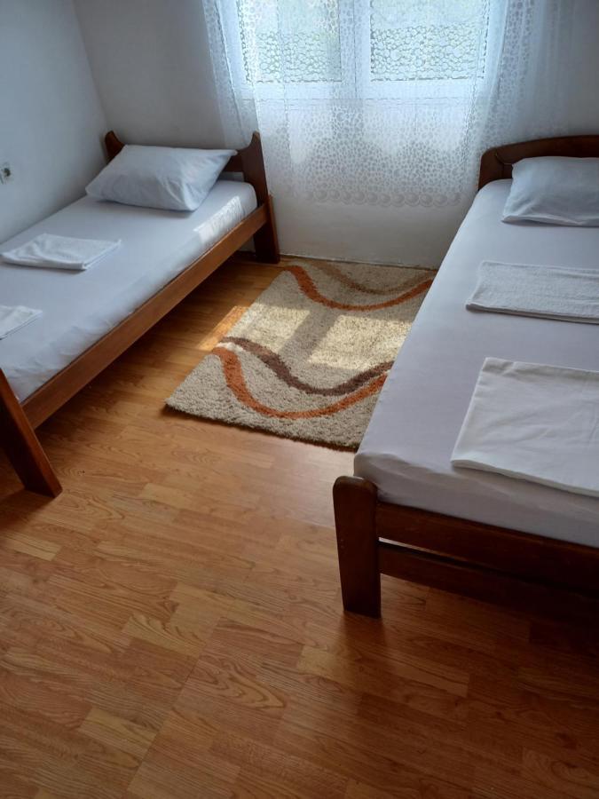 Хостел Traveler'S Rest - Near Podgorica Airport Mitrovici  Экстерьер фото