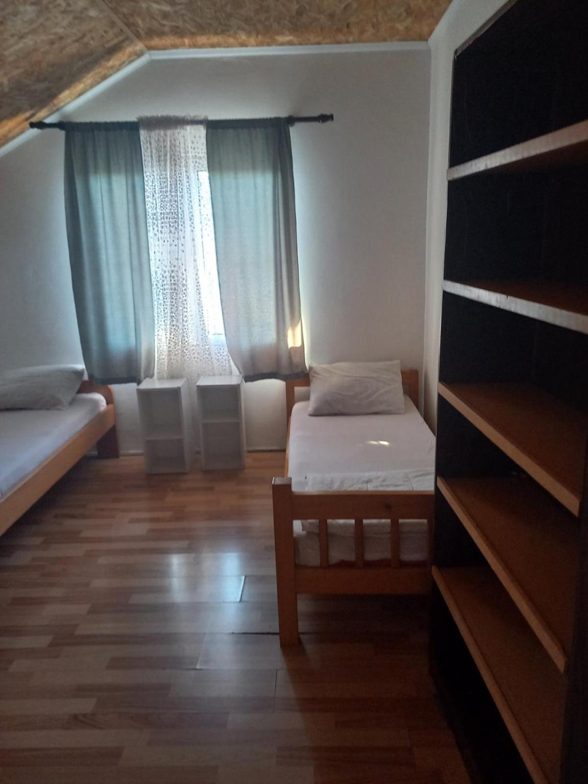 Хостел Traveler'S Rest - Near Podgorica Airport Mitrovici  Экстерьер фото