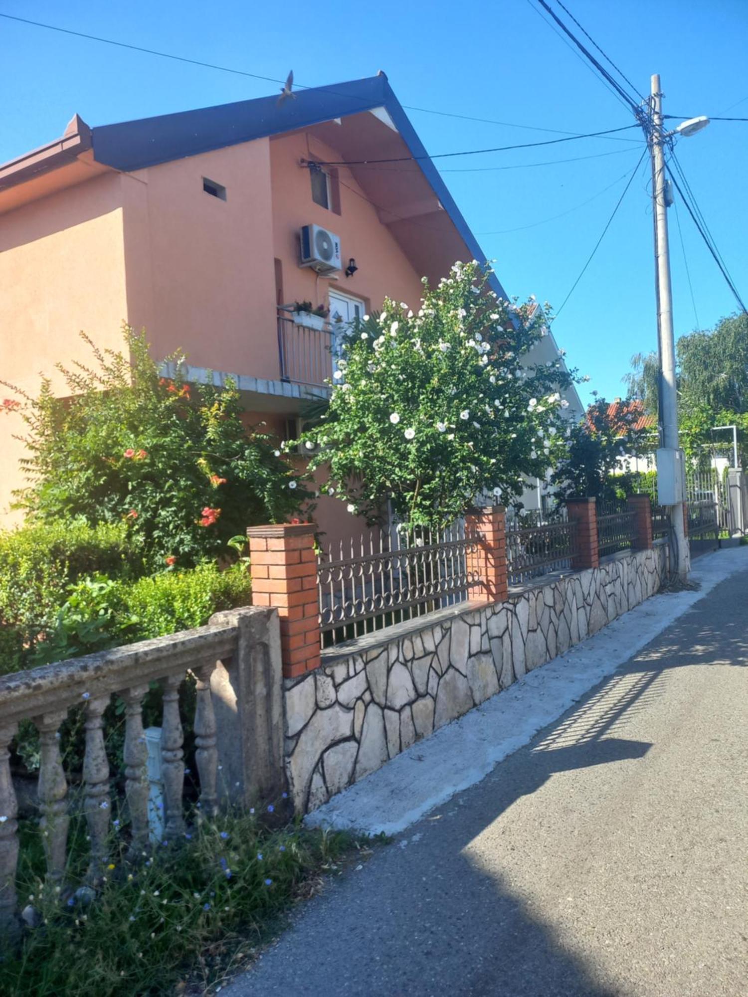Хостел Traveler'S Rest - Near Podgorica Airport Mitrovici  Номер фото